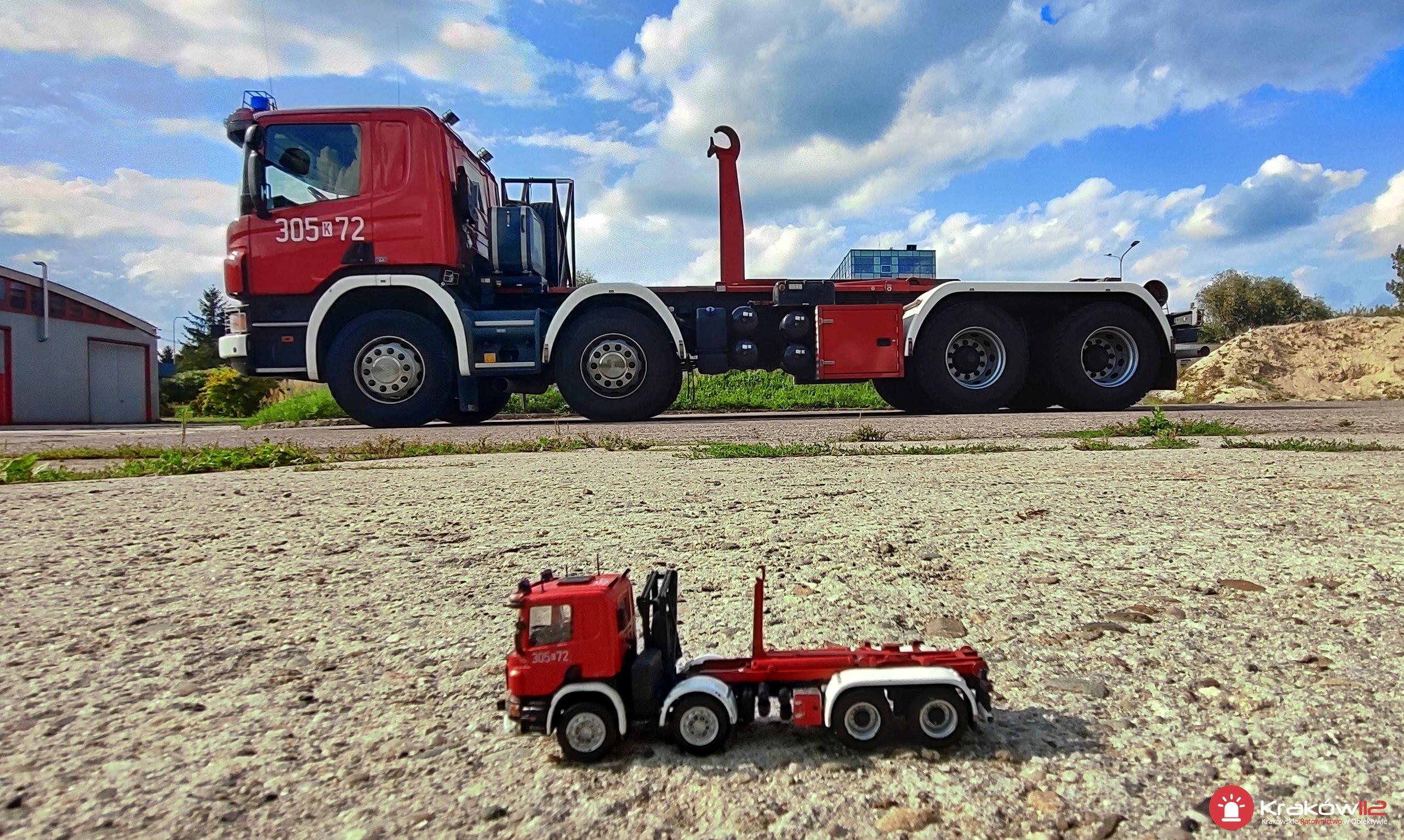 305 72 model razem