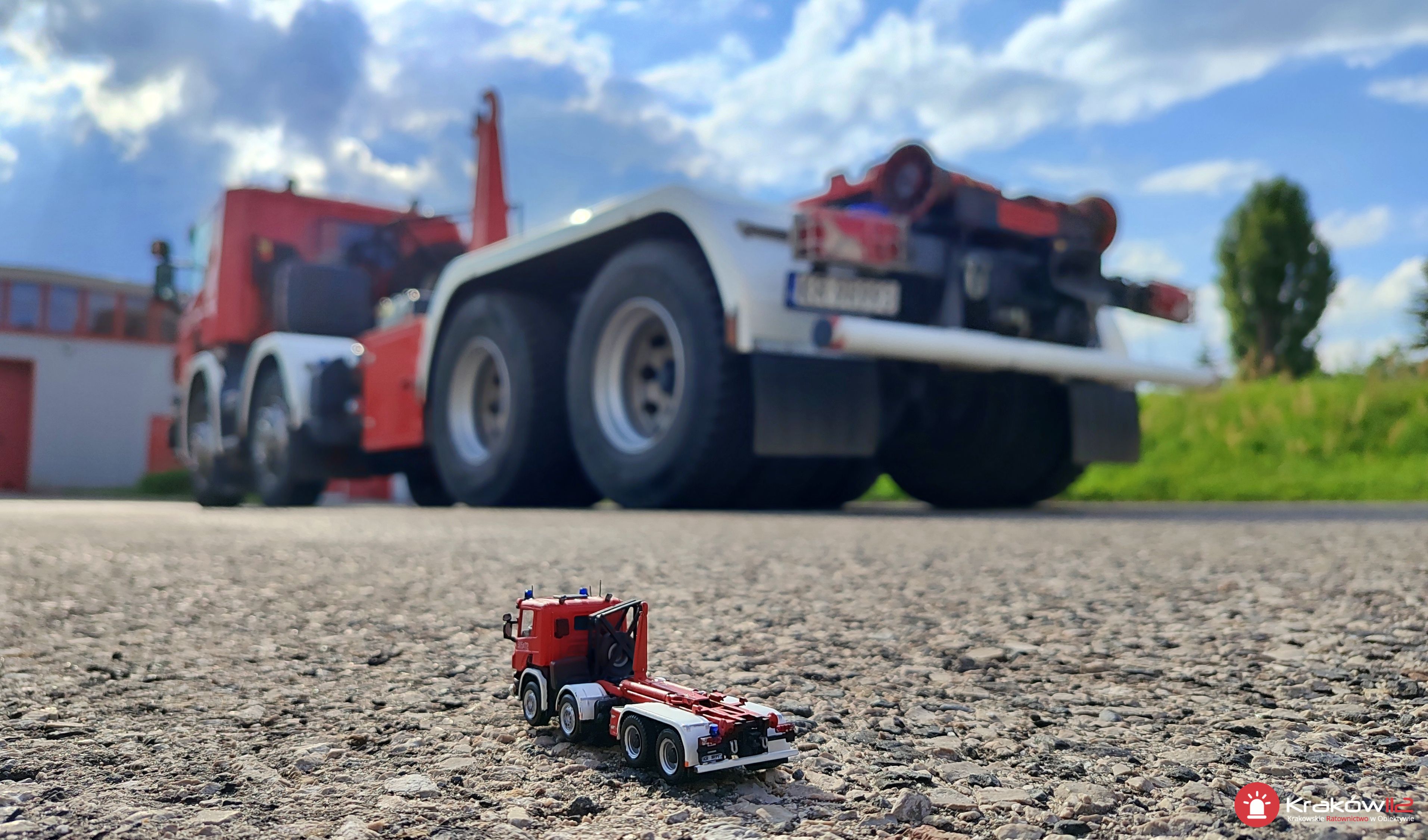305 72 model razem